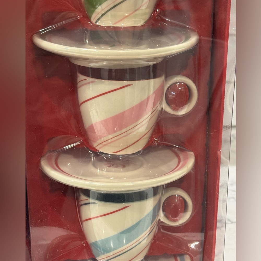 Starbucks 2007 Holiday Espresso Mugs Saucer Plates Candy Stripe Set of 4 - Picture 4 of 8